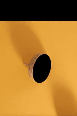 WIESZAK KOŁO CZARNY