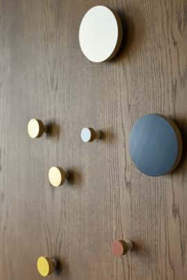 WIESZAK KOŁO MUSZTARDOWY